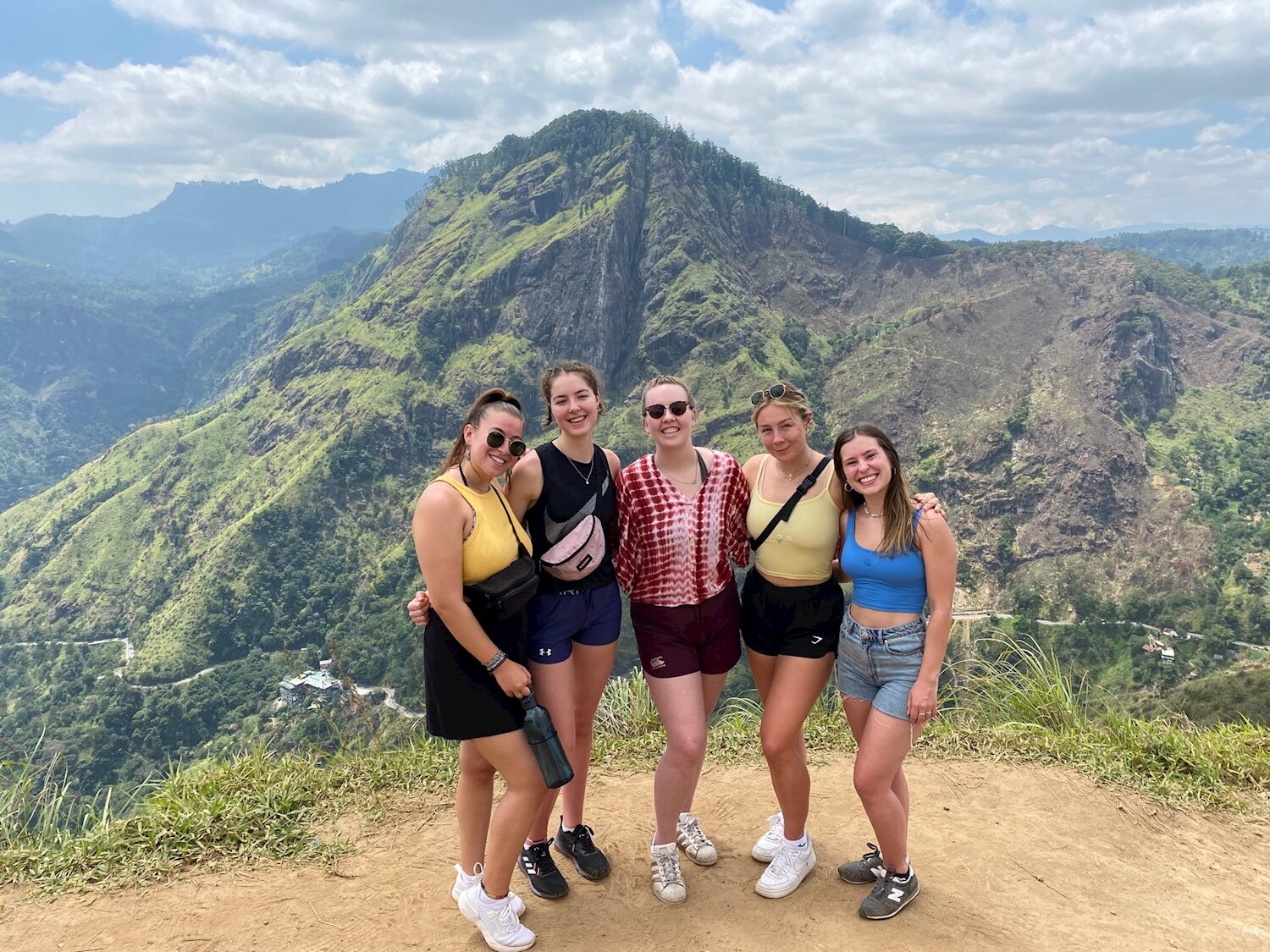 Sri Lanka Experience 12-Day Group Tour | Backpacker